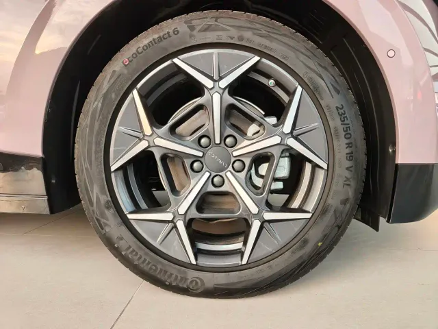 Lynk & Co Z20 — Фото автомобиля 16