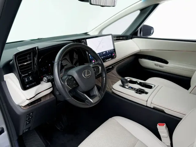 Lexus Lexus LM 2025 Model 500h Six-Seater Prestige Edition — Фото автомобиля 10