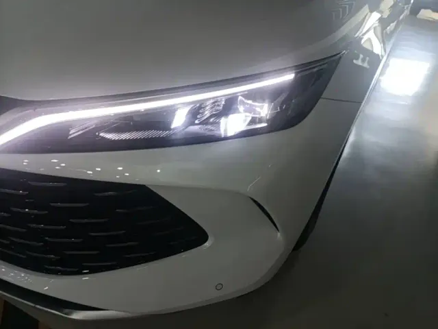 BYD Qin L — Фото автомобиля 23