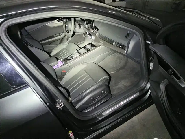 Audi A4L — Фото автомобиля 13
