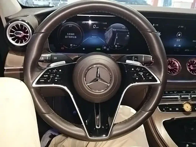 Mercedes-Benz E-Class — Фото автомобиля 10