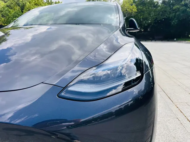 Tesla Model Y — Фото автомобиля 8