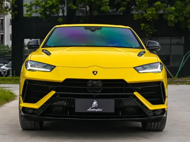 Lamborghini Urus — Фото автомобиля 4