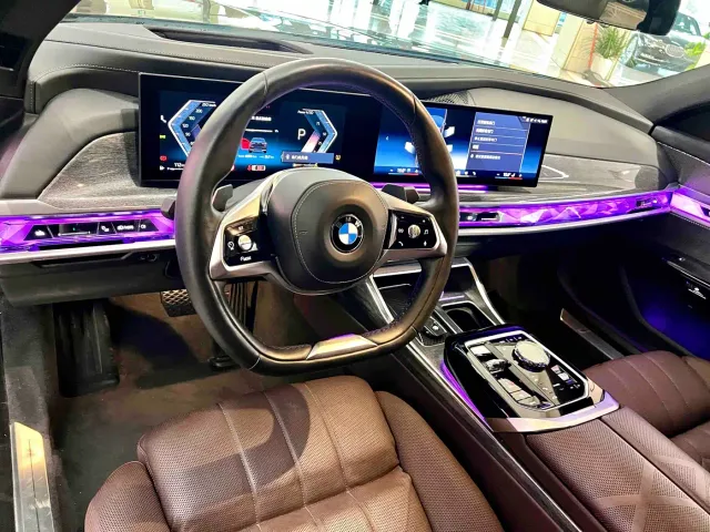 BMW 7 Series — Фото автомобиля 5