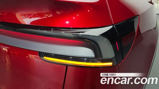 Tesla Model Y — Фото автомобиля 22
