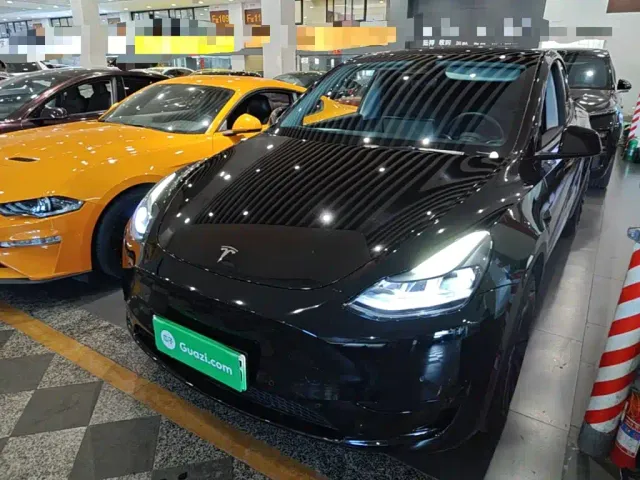 Фотография автомобиля — Tesla Model Y