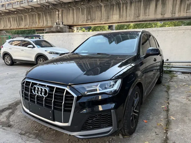 Фотография автомобиля — Audi Q7