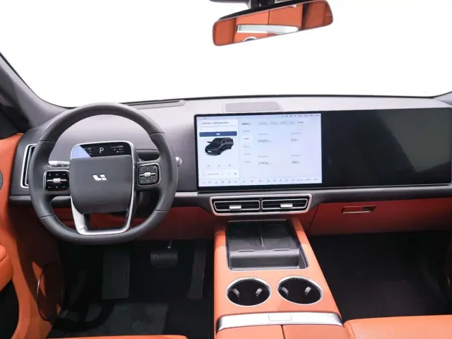 Li Auto L8 — Фото автомобиля 22