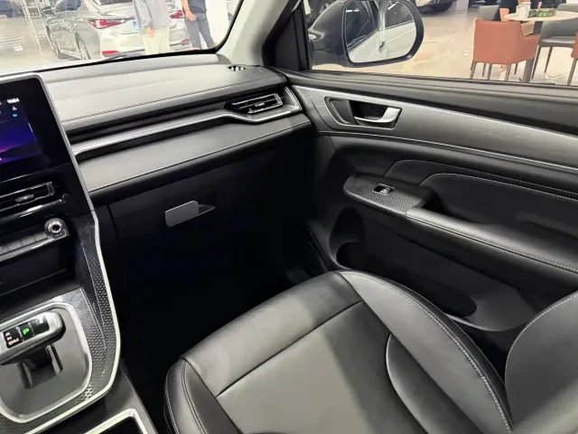 Haval M6 — Фото автомобиля 11