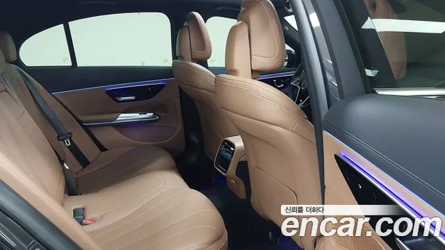 Mercedes-Benz E-Class — Фото автомобиля 10
