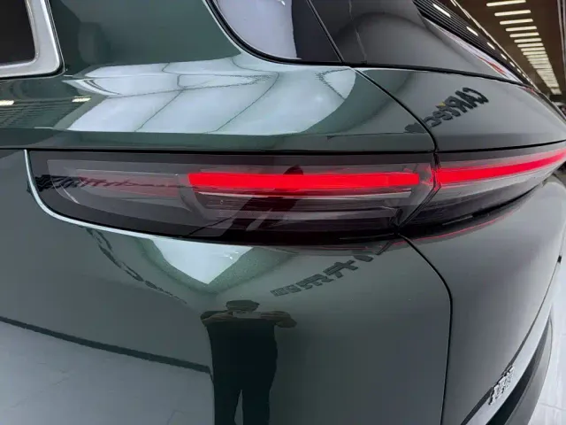 Li Auto L8 — Фото автомобиля 15