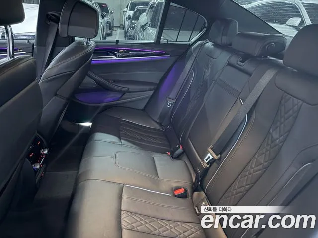 BMW 5 Series G30 — Фото автомобиля 13