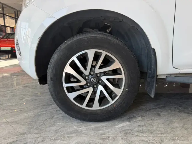 Nissan Navara — Фото автомобиля 7