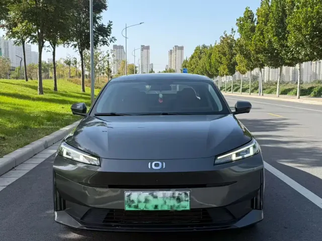 Changan Qiyuan A05 — Фото автомобиля 3