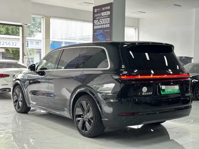 Li Auto L9 — Фото автомобиля 12