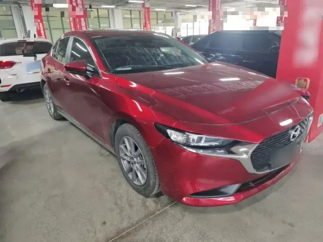 Mazda Axela — Фото автомобиля 3