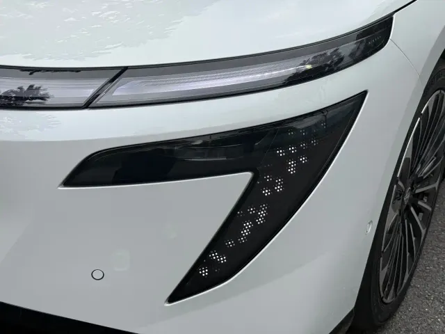 Nissan N7 — Фото автомобиля 2