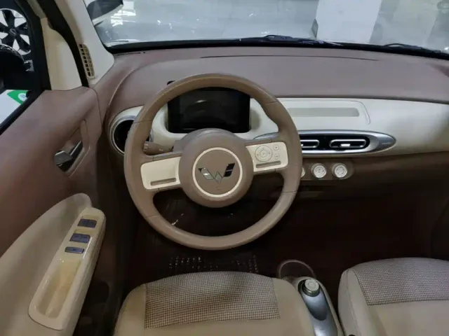 Wuling Hongguang Mini EV — Фото автомобиля 10