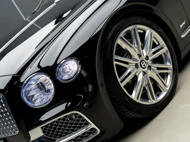 Bentley Flying Spur — Фото автомобиля 3