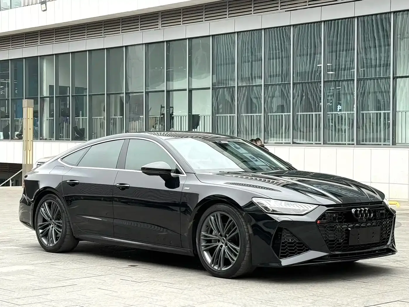 Audi Audi A7 2023 Model 45 TFSI Premium Selection Edition — Фото автомобиля 2