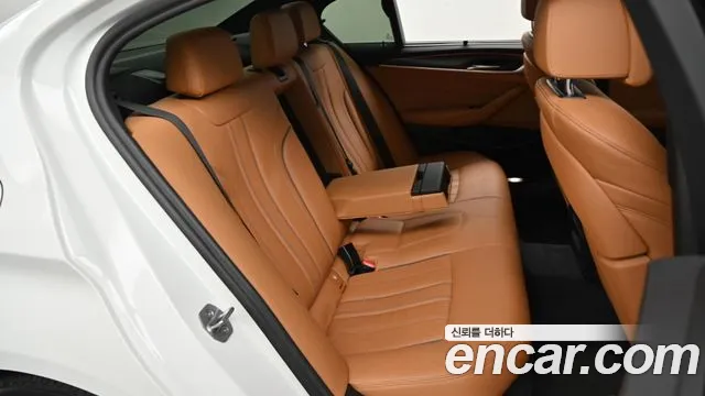 BMW 5-Series — Фото автомобиля 12