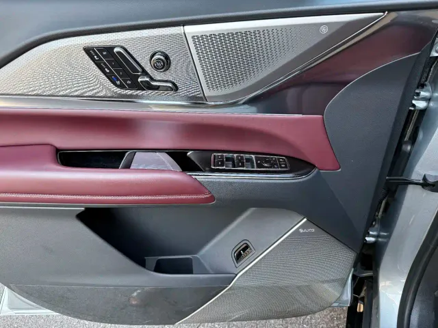 Cadillac XT5 — Фото автомобиля 16