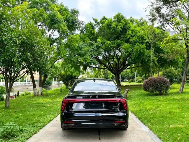 Hongqi H5 — Фото автомобиля 5