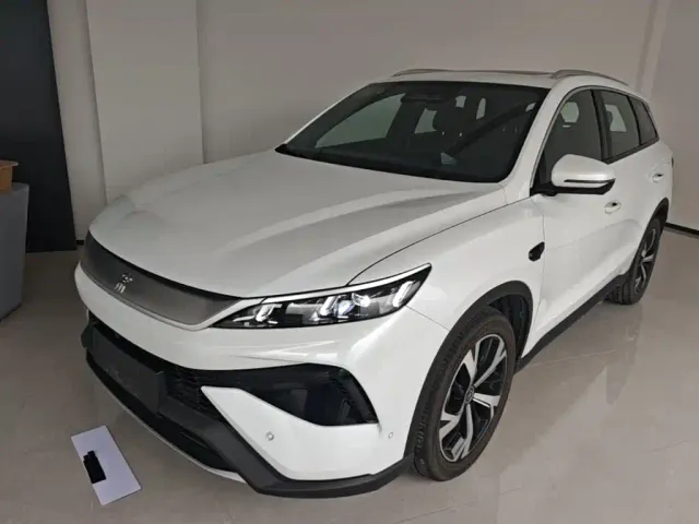 Фотография автомобиля — BYD Song Pro