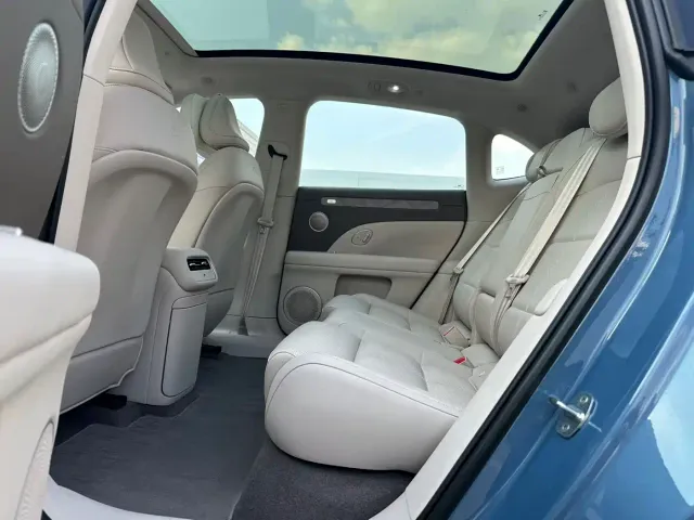 IM Motors LS6 — Фото автомобиля 6