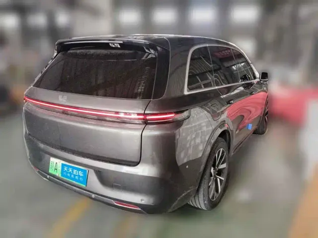Li Auto L8 — Фото автомобиля 5