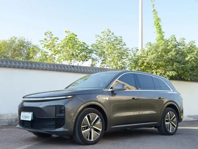 Фотография автомобиля — Li Auto L6