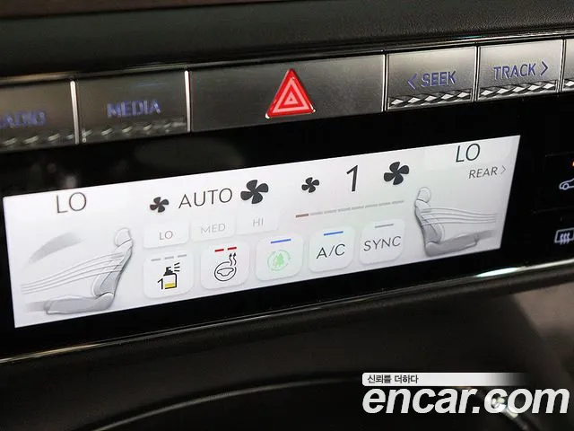 Genesis G90 Бензин 3.5 турбо AWD — Фото автомобиля 16