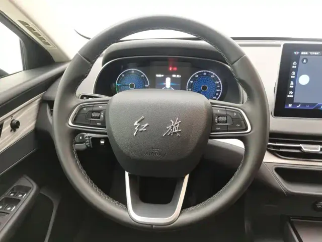 Hongqi E-QM5 — Фото автомобиля 15