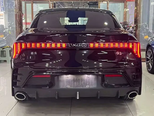 Lynk & Co 03 — Фото автомобиля 8