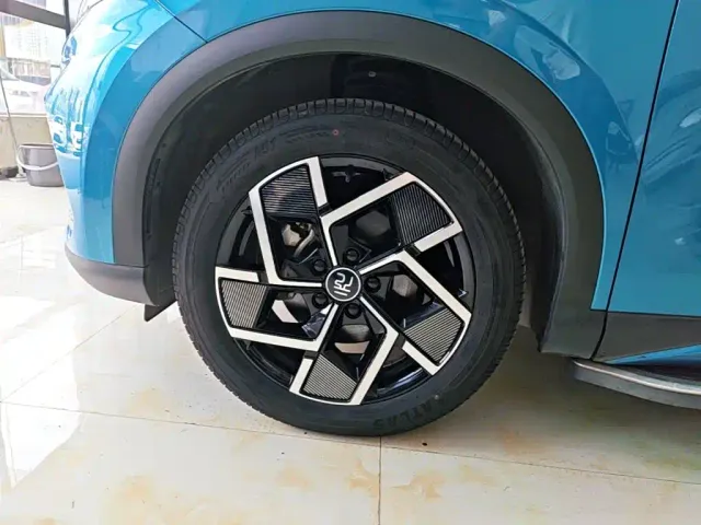 BYD Yuan PLUS — Фото автомобиля 22