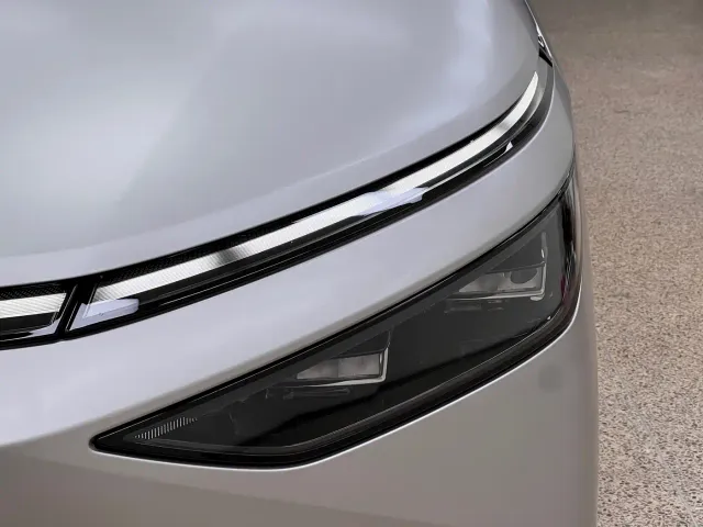 Xpeng X9 — Фото автомобиля 8