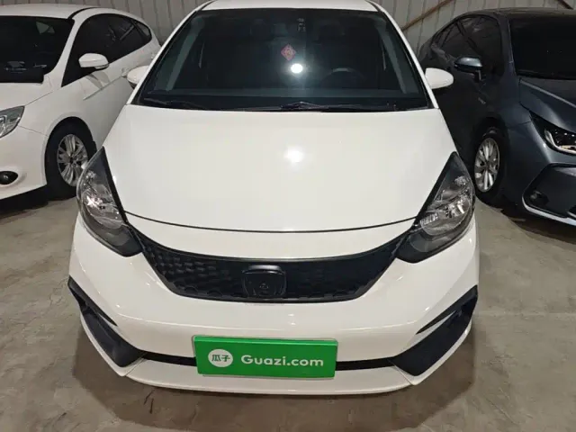 Honda Fit — Фото автомобиля 2