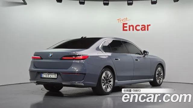 BMW 7 Series G70 — Фото автомобиля 2