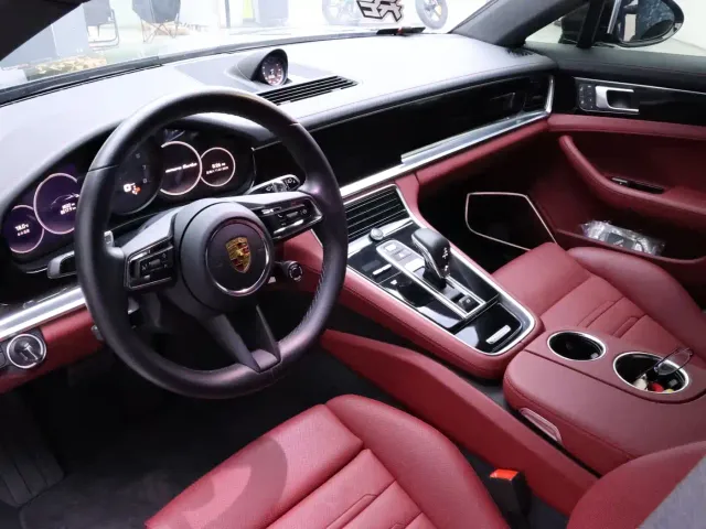 Porsche Panamera — Фото автомобиля 8