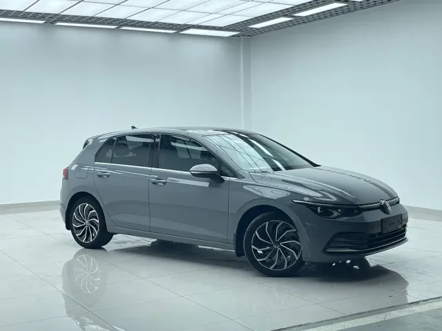 Volkswagen Golf — Фото автомобиля 3
