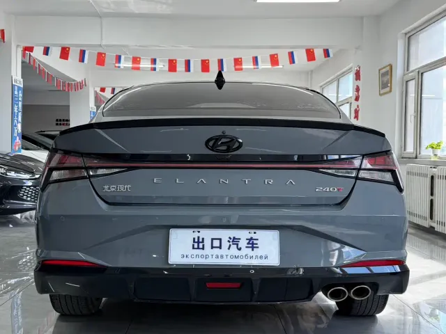 Hyundai Elantra — Фото автомобиля 5