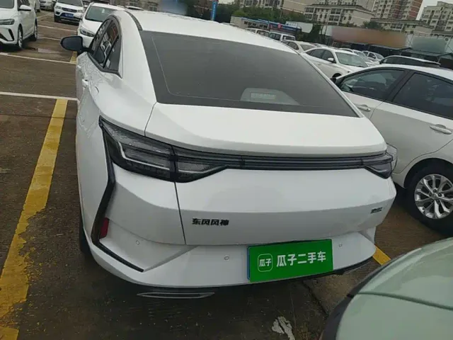 Dongfeng Yixuan — Фото автомобиля 5