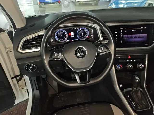 Volkswagen T-Roc — Фото автомобиля 10