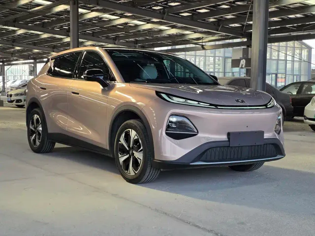 Changan Qiyuan Q05 — Фото автомобиля 3