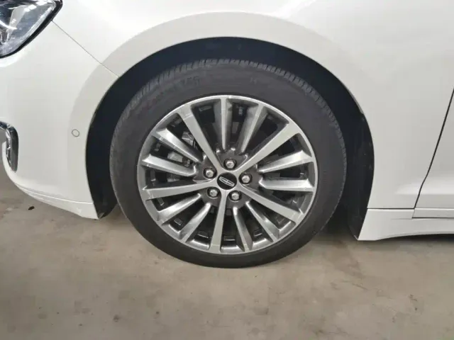 Lincoln MKZ — Фото автомобиля 22