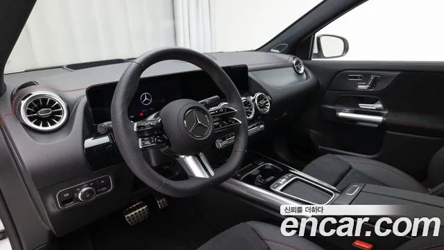 Mercedes-Benz EQA — Фото автомобиля 13
