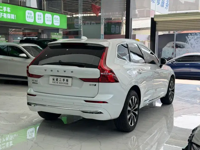 Volvo XC60 — Фото автомобиля 9