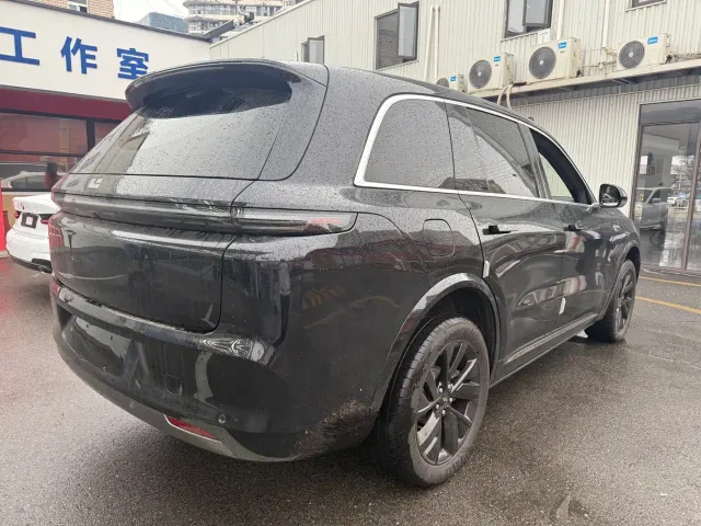 Li Auto L8 — Фото автомобиля 8