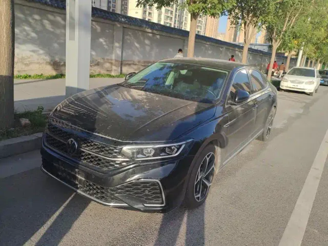 Фотография автомобиля — Volkswagen Passat
