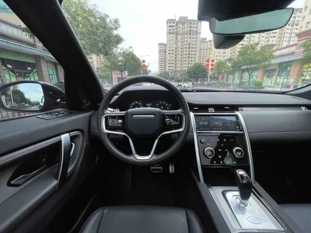 Land Rover Discovery Sport — Фото автомобиля 11